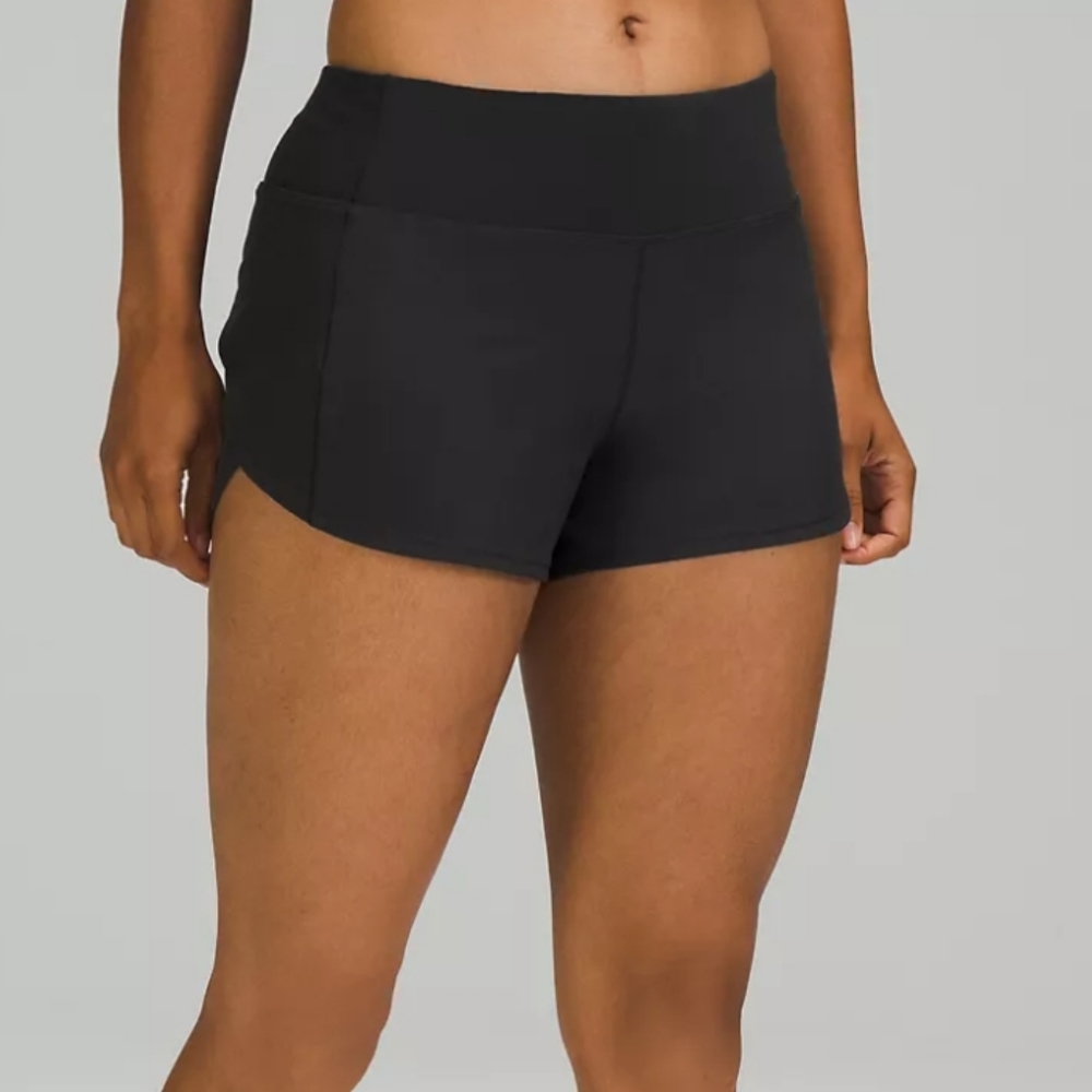 Lululemon Mid Rise Speed Up Short 4" inseam